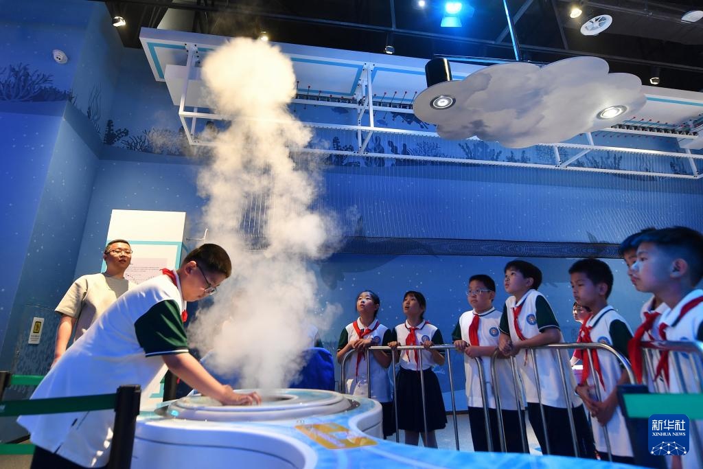 全国科技活动周：科技馆里感受科技魅力