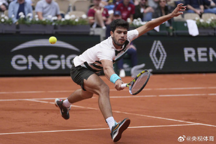 阿尔卡拉斯3比0泽皮耶里