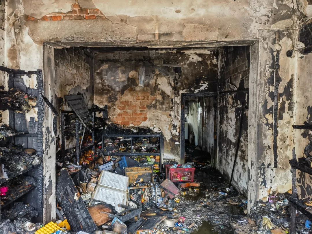 开门营业,满仓的水果竟焦黑一片?! 开门营业,满仓的水果竟焦黑一片?!