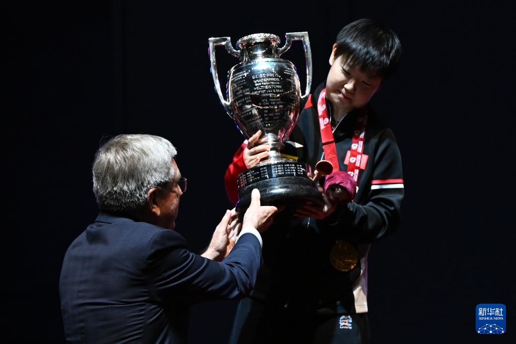 世乒赛：孙颖莎夺得女单冠军