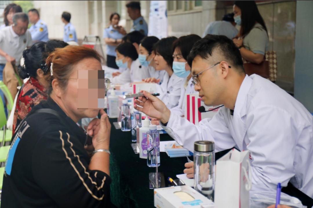 上了年纪皮肤痒？医生：你可能用错了它！很多人家里都有