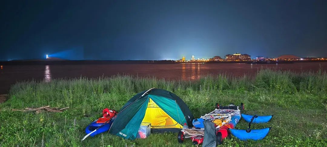 湖南80后男子挑战从湘江源头漂流4000公里至北京：想给儿子高考加油