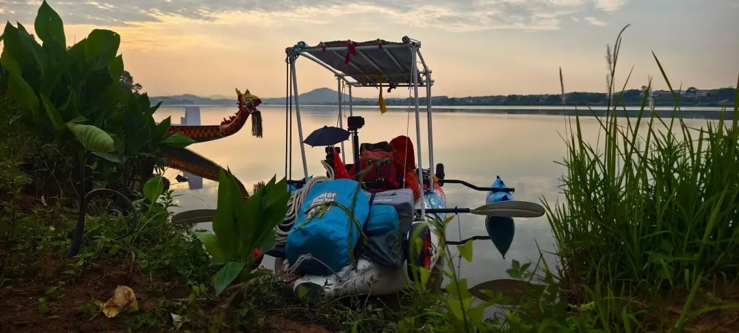 湖南80后男子挑战从湘江源头漂流4000公里至北京：想给儿子高考加油