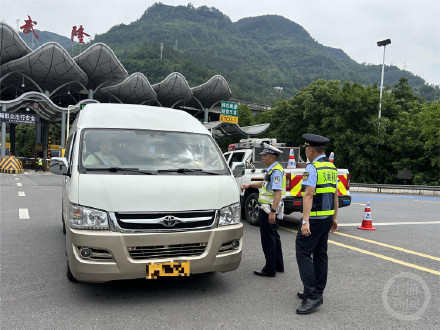 被吊销驾驶证还敢接游客 多起涉旅游高危“黑车”被查处 被吊销驾驶证还敢接游客 多起涉旅游高危“黑车”被查处