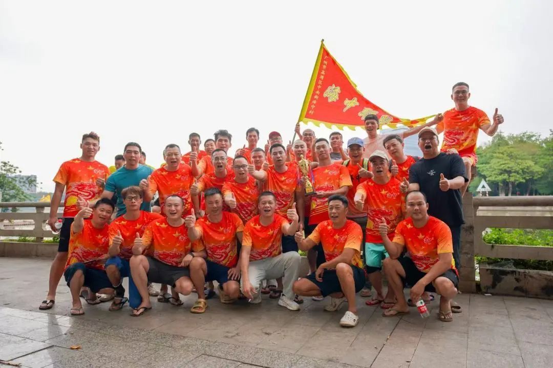 在广州,为何“房东”痴迷扒龙船? 在广州,为何“房东”痴迷扒龙船?