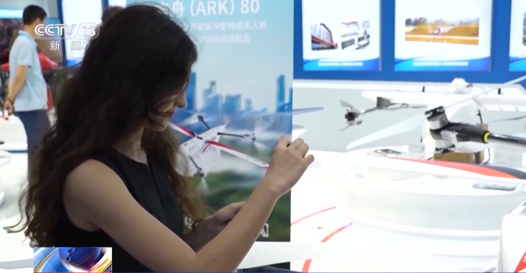 3天消费200亿!海外买家在深圳拍拍拍买买买 3天消费200亿!海外买家在深圳拍拍拍买买买