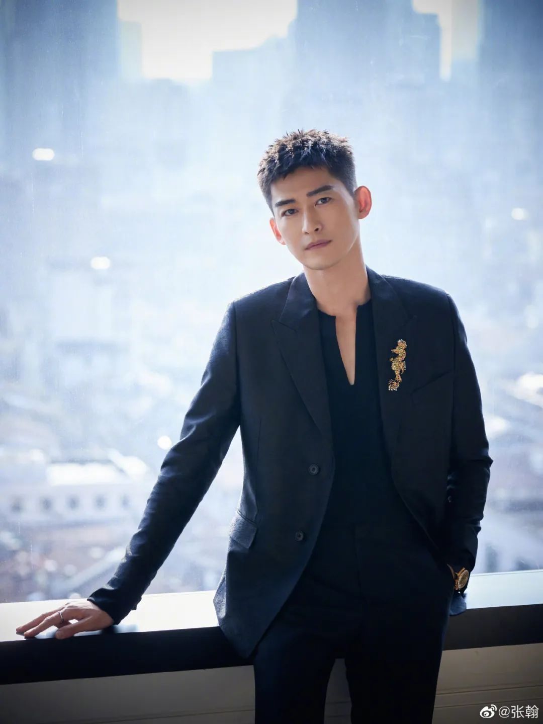 冲上热搜！演员张翰回应被起诉