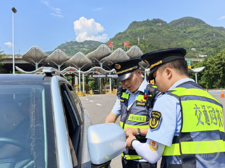 被吊销驾驶证还敢接游客 多起涉旅游高危“黑车”被查处 被吊销驾驶证还敢接游客 多起涉旅游高危“黑车”被查处