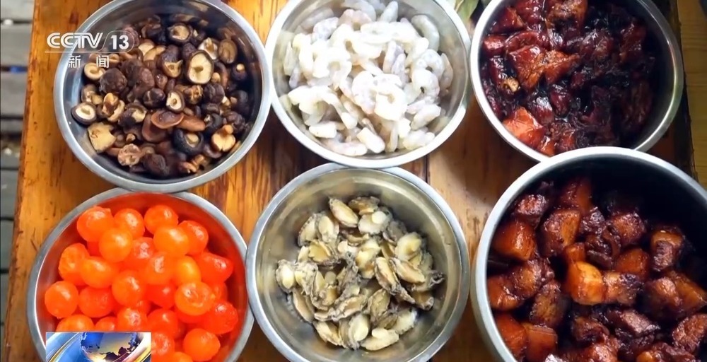 端午氛围感拉满!赛龙舟、粽子、香包都有了新花样 端午氛围感拉满!赛龙舟、粽子、香包都有了新花样