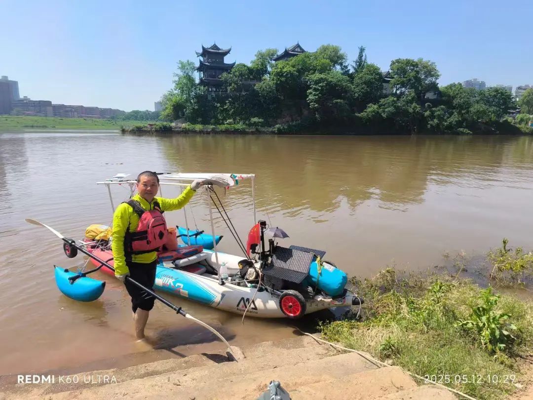 湖南80后男子挑战从湘江源头漂流4000公里至北京：想给儿子高考加油