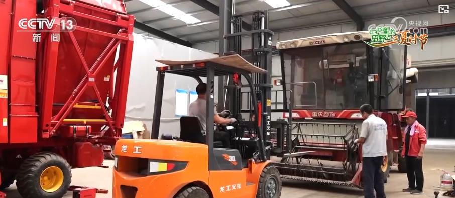 AI赋能“三夏”抢收忙 智慧农业绘就丰收新图景 AI赋能“三夏”抢收忙 智慧农业绘就丰收新图景