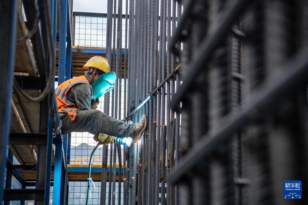 西渝高铁城口任河特大桥进入梁部施工阶段 西渝高铁城口任河特大桥进入梁部施工阶段