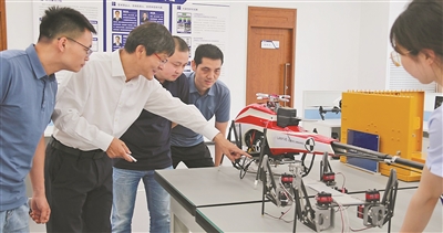 以“中国强度”托举大飞机翱翔长空（讲述·弘扬科学家精神）