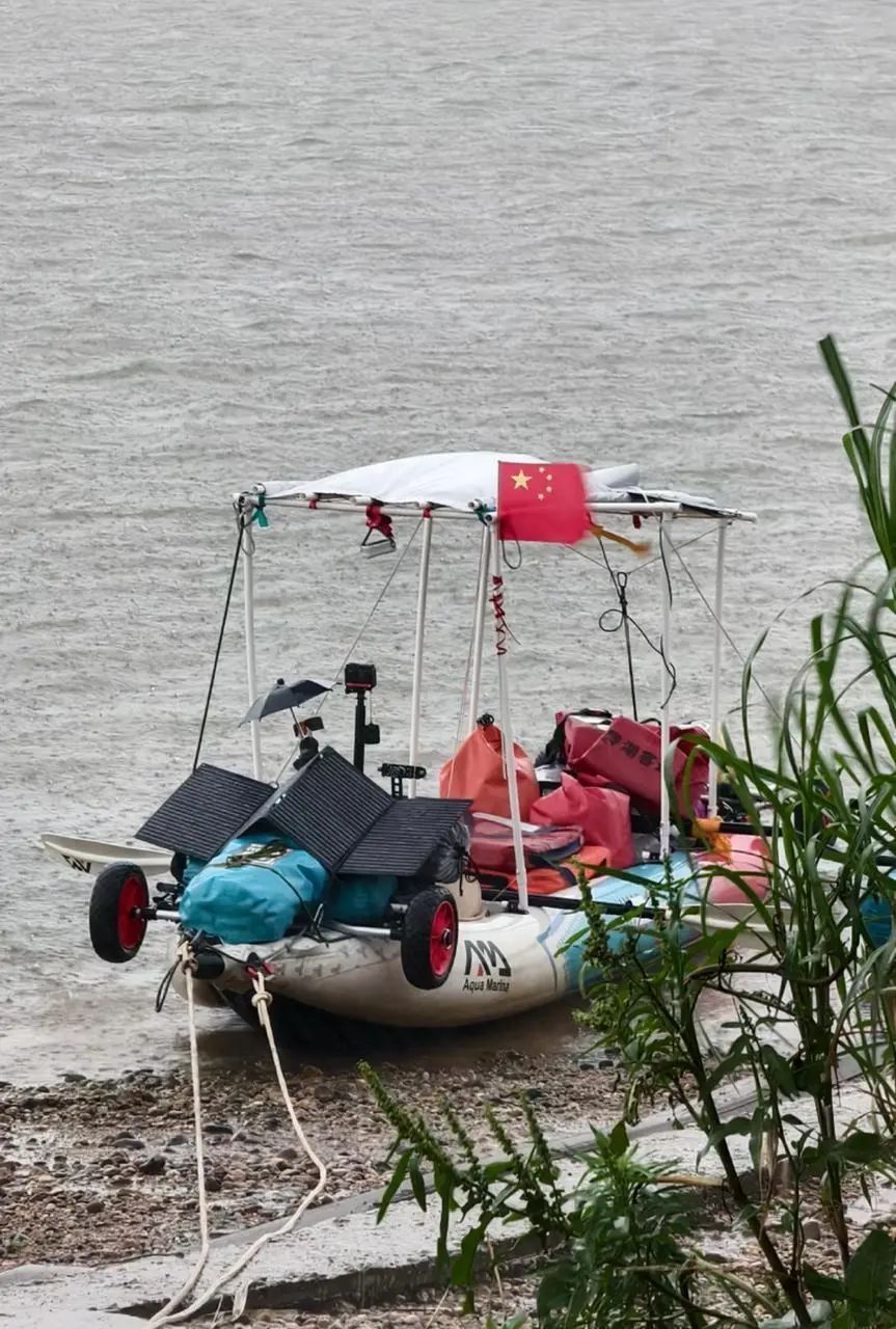 湖南80后男子挑战从湘江源头漂流4000公里至北京：想给儿子高考加油