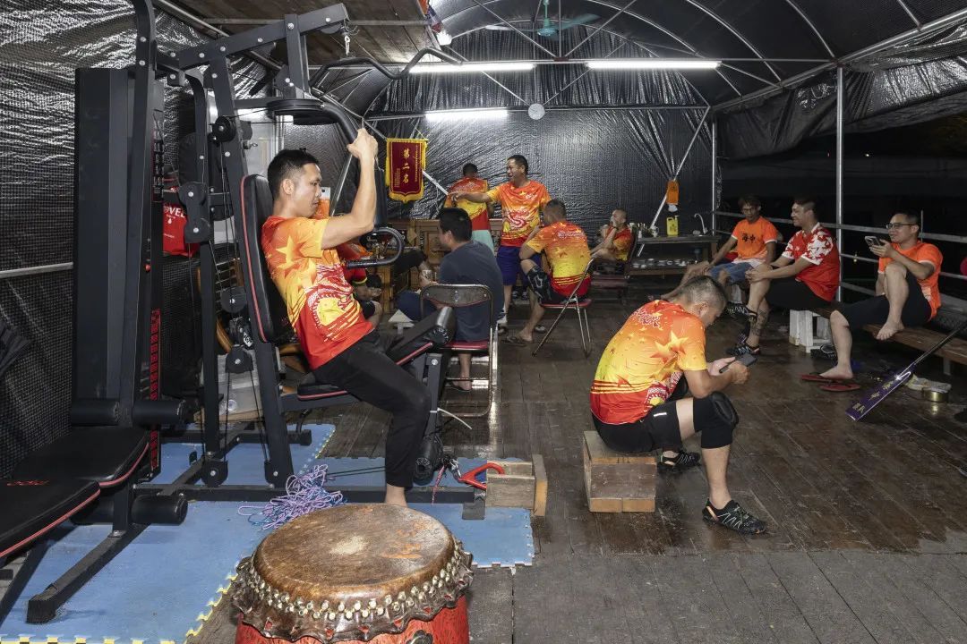 在广州,为何“房东”痴迷扒龙船? 在广州,为何“房东”痴迷扒龙船?