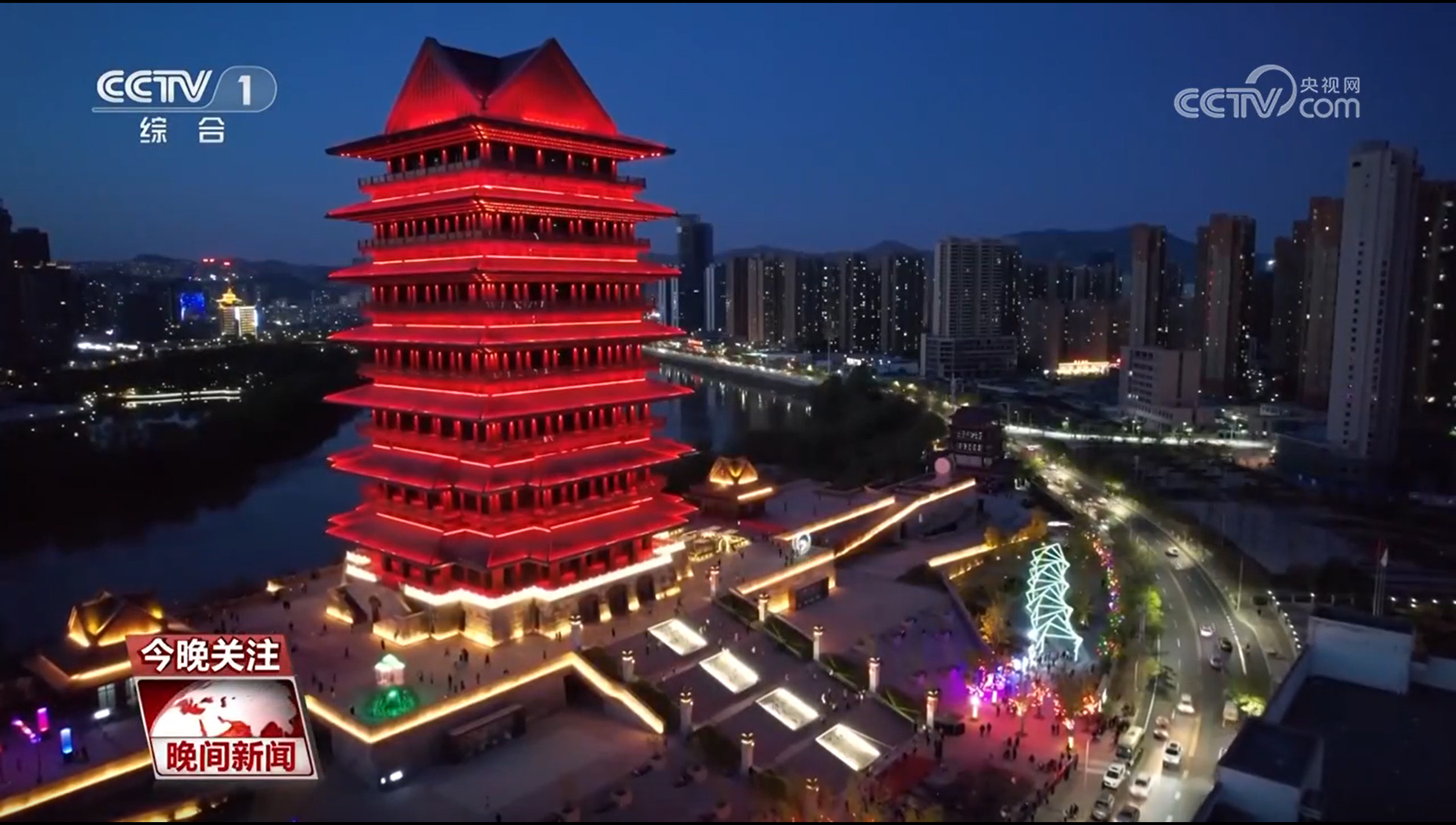 端午假日氛围感“拉满” 非遗技艺、民俗活动、票根经济带热文旅产业 端午假日氛围感“拉满” 非遗技艺、民俗活动、票根经济带热文旅产业