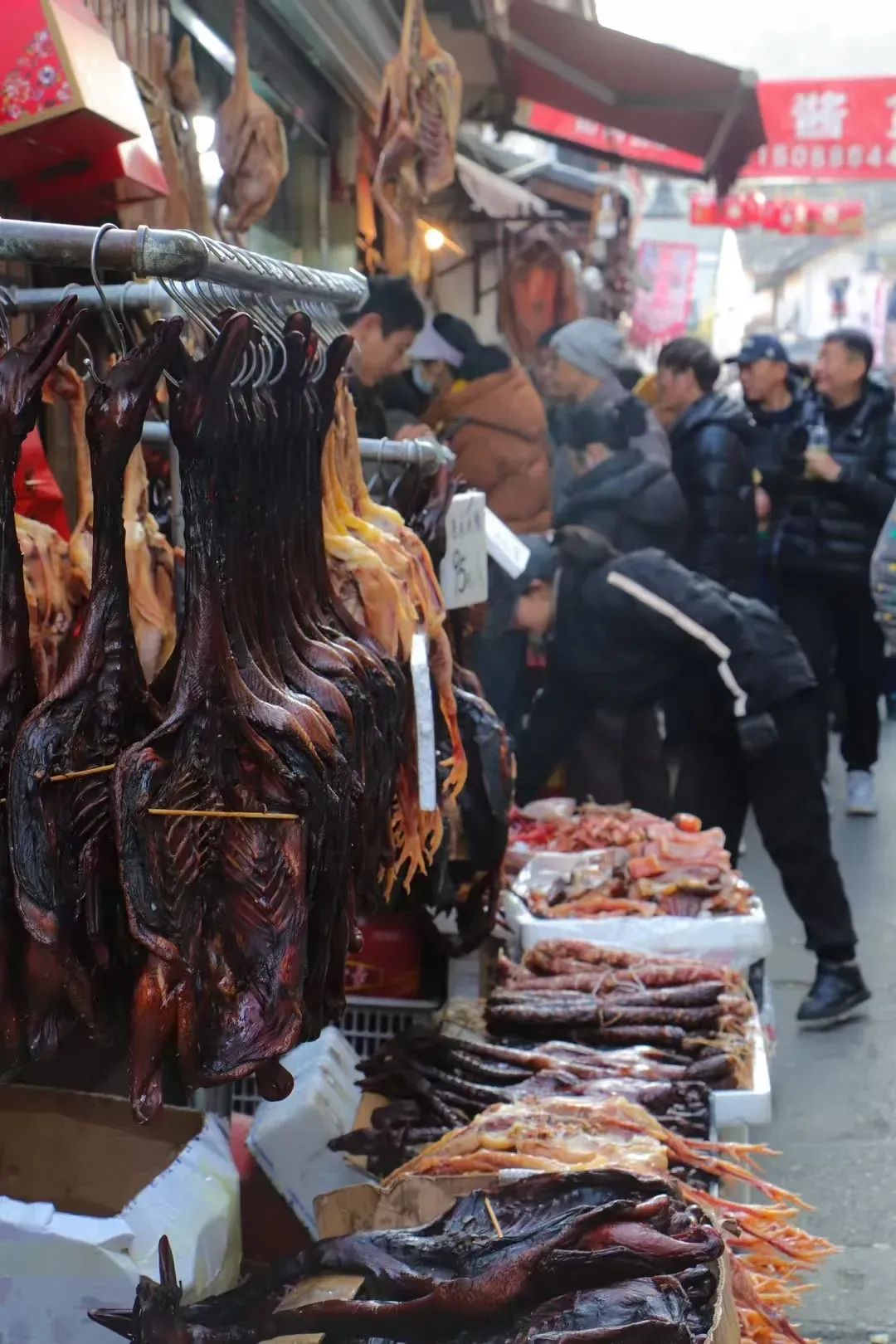 凌晨5点开始排队!心急的老杭州已提前出动!没人能空手走出这230米…… 凌晨5点开始排队!心急的老杭州已提前出动!没人能空手走出这230米……