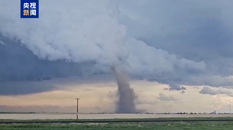 美国南部多地遭恶劣天气袭击 超1200万人收到洪水警报 美国南部多地遭恶劣天气袭击 超1200万人收到洪水警报