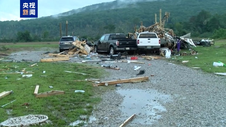美国南部多地遭恶劣天气袭击 超1200万人收到洪水警报 美国南部多地遭恶劣天气袭击 超1200万人收到洪水警报