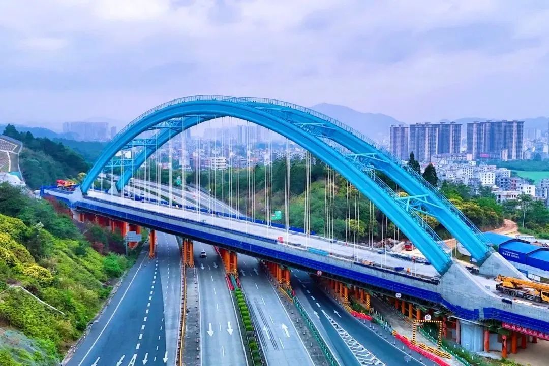 南珠高铁建设有新进展!广西这座特大桥系杆拱主体完工 南珠高铁建设有新进展!广西这座特大桥系杆拱主体完工
