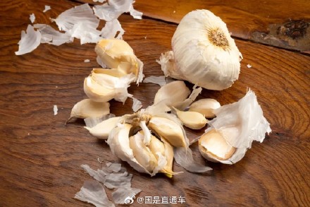 狂炫大蒜能杀死幽门螺旋杆菌吗? 狂炫大蒜能杀死幽门螺旋杆菌吗?