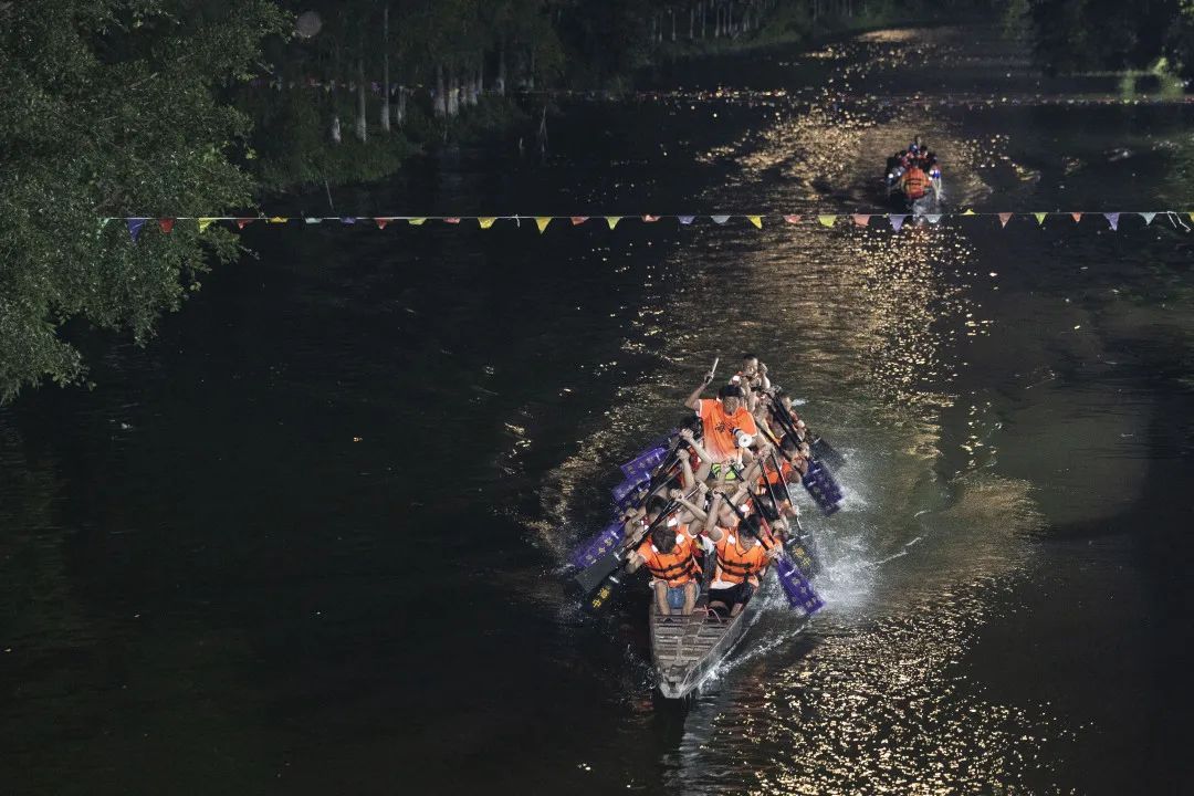 在广州,为何“房东”痴迷扒龙船? 在广州,为何“房东”痴迷扒龙船?