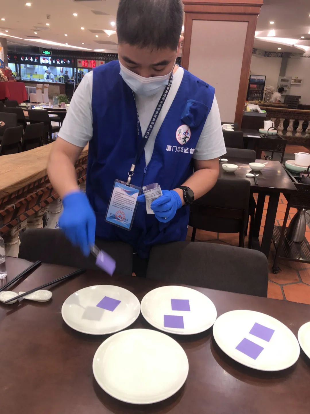 教授称广东人烫碗“恶心”,网友们坐不住了 教授称广东人烫碗“恶心”,网友们坐不住了