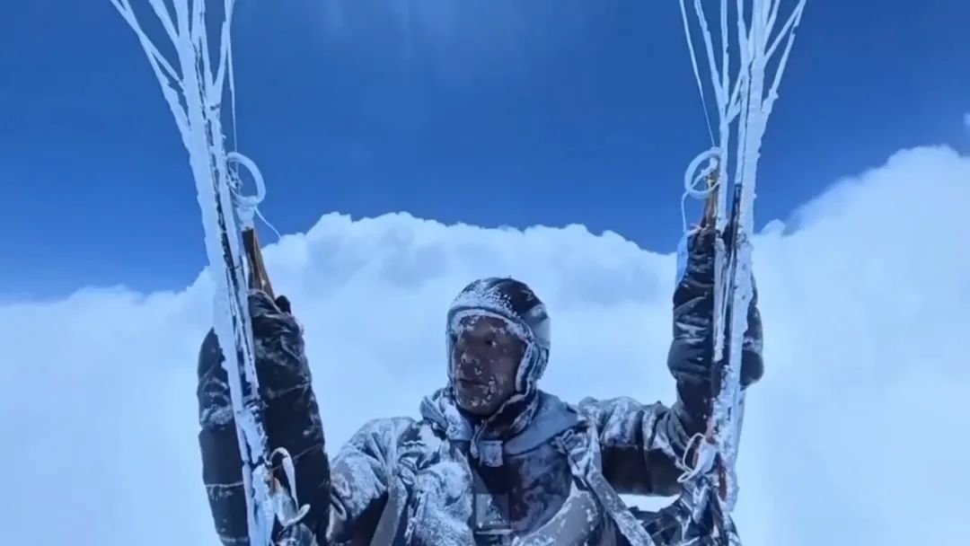 被吸至8598米,全身结冰奇迹生还!已展开调查 被吸至8598米,全身结冰奇迹生还!已展开调查