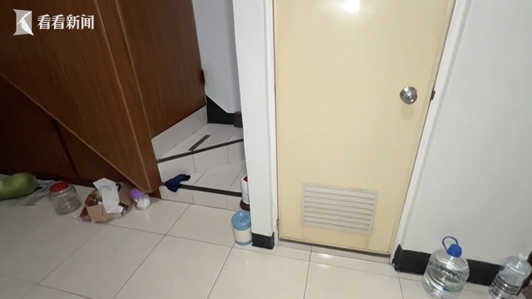 66岁母亲倒卧厕所6天后死亡,同居儿子疑“见死不救”,网友炸锅→ 66岁母亲倒卧厕所6天后死亡,同居儿子疑“见死不救”,网友炸锅→