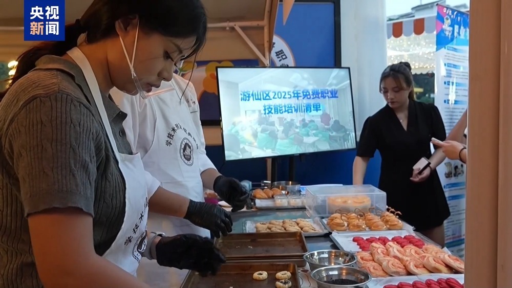 提供就近就便服务、“零距离”对接求职需求……稳就业各地在行动 提供就近就便服务、“零距离”对接求职需求……稳就业各地在行动