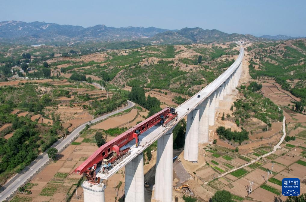 雄忻高铁河北段建设扎实推进