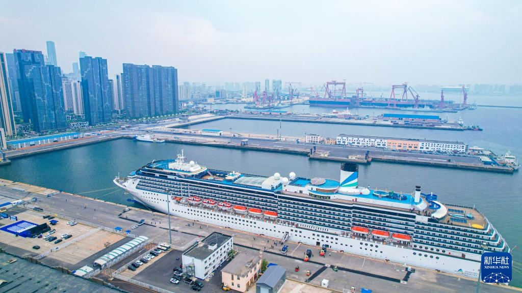 大连港时隔五年再次迎来国际邮轮始发 大连港时隔五年再次迎来国际邮轮始发