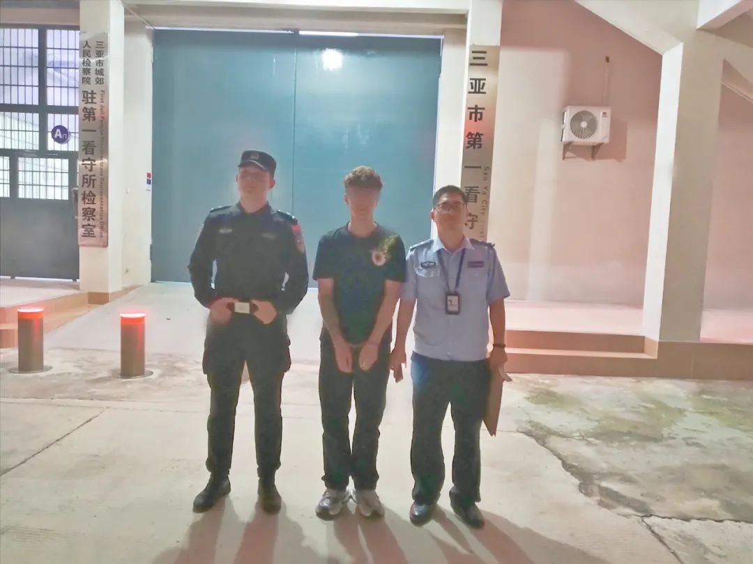 1女2男!3名网逃人员三亚被抓 1女2男!3名网逃人员三亚被抓