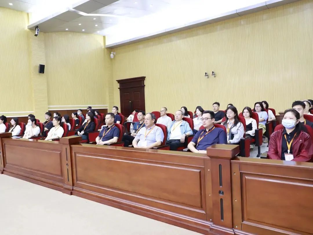 被控受贿超2亿、违规放贷63.9亿！闫桂军受审