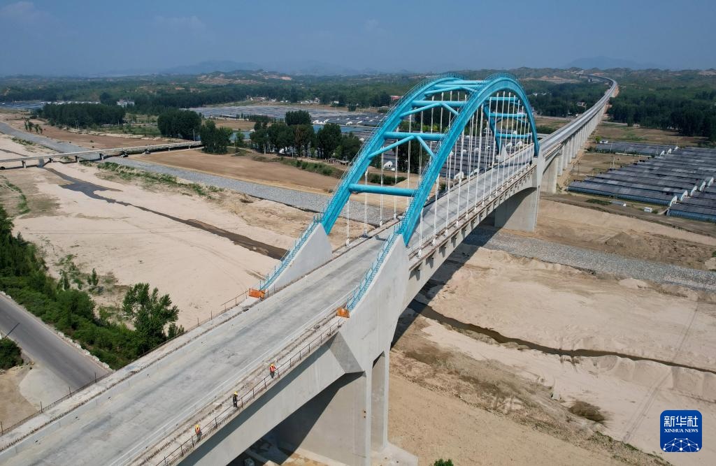 雄忻高铁河北段建设扎实推进