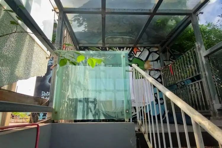 打开16楼电梯门直接傻眼!上海这个文艺感爆棚的市集上空竟藏着这么多……垃圾 打开16楼电梯门直接傻眼!上海这个文艺感爆棚的市集上空竟藏着这么多……垃圾