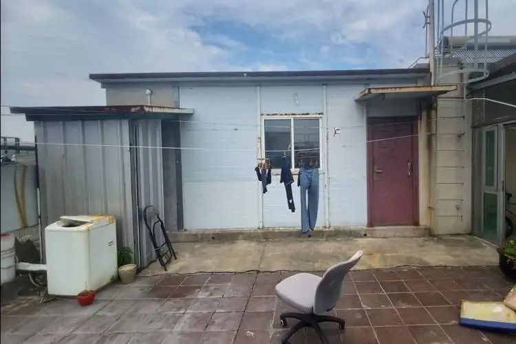 打开16楼电梯门直接傻眼!上海这个文艺感爆棚的市集上空竟藏着这么多……垃圾 打开16楼电梯门直接傻眼!上海这个文艺感爆棚的市集上空竟藏着这么多……垃圾