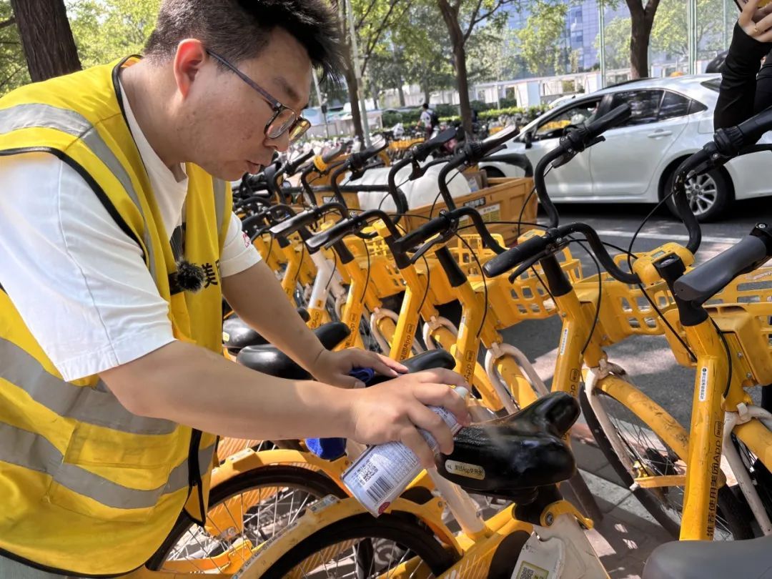 清理超276万张！北京多方共治共享单车“牛皮癣”