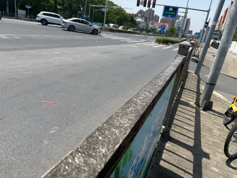 很痒!去医院也清理不干净!很多人家里就有,不要摸…… 很痒!去医院也清理不干净!很多人家里就有,不要摸……