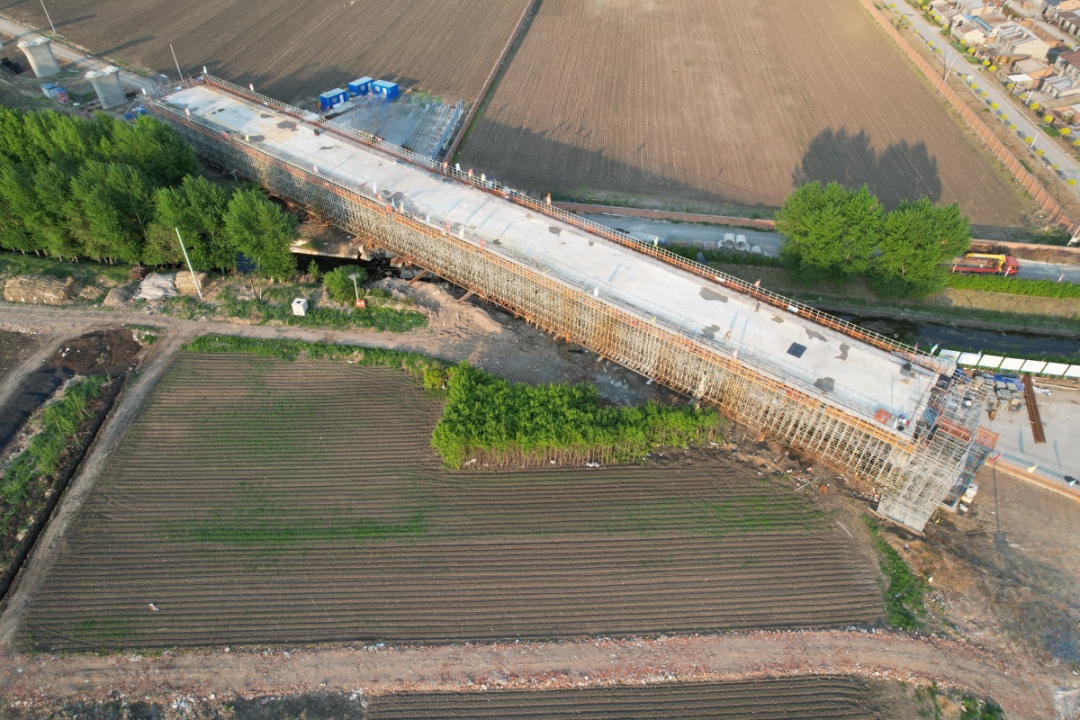 凌晨，成功合龙！