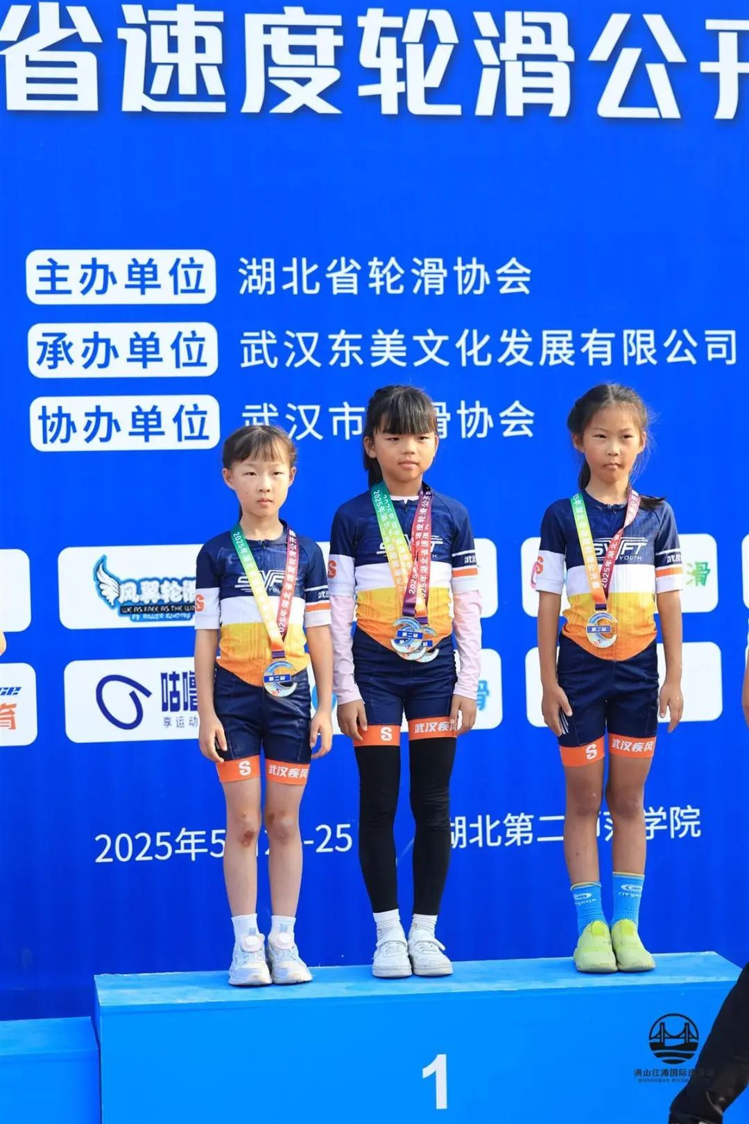 太燃了!7岁女孩逆风翻盘拿下第一 太燃了!7岁女孩逆风翻盘拿下第一