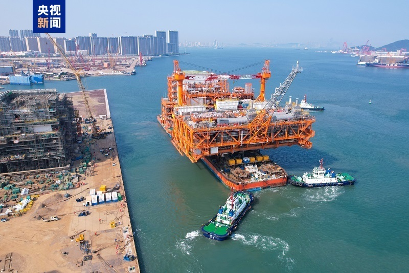 实现多项首创技术 我国渤海最大海上油气平台完工起运