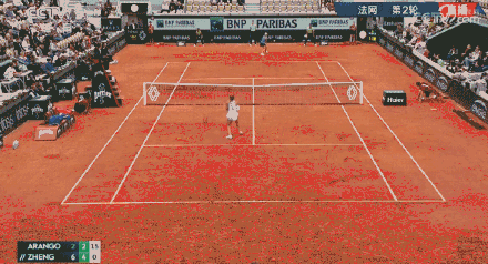 郑钦文2-0战胜阿朗戈