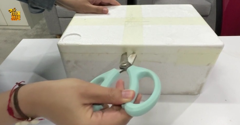 大动脉断了！男子拆快递拆进手术室，这个动作千万当心，很多人这样做…