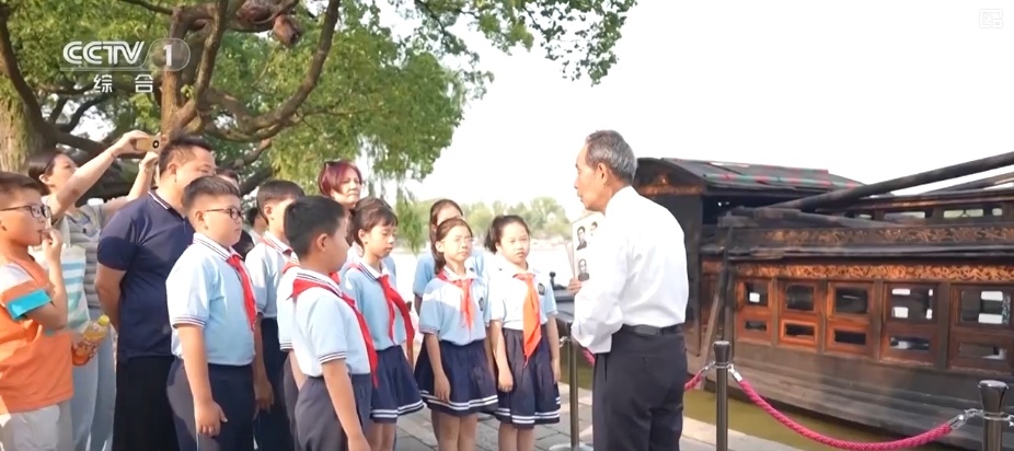 各地多彩活动迎“六一” 守护红色根脉做新时代好少年 各地多彩活动迎“六一” 守护红色根脉做新时代好少年