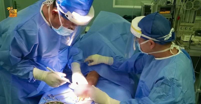 大动脉断了！男子拆快递拆进手术室，这个动作千万当心，很多人这样做…