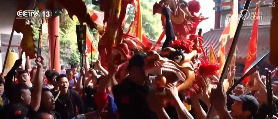 端午周边产品产销旺 传统节日新鲜创意撬动经济发展新“引擎”