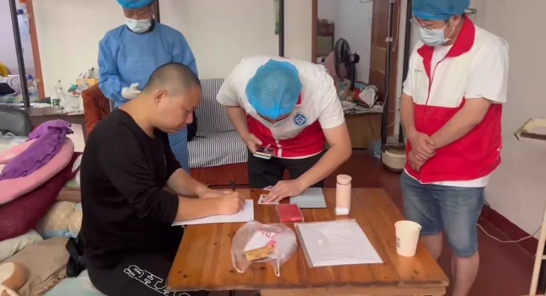 瘫痪21年长沙大叔离世后捐献遗体,生前曾获社会各界帮扶,儿子:他想被记住 瘫痪21年长沙大叔离世后捐献遗体,生前曾获社会各界帮扶,儿子:他想被记住