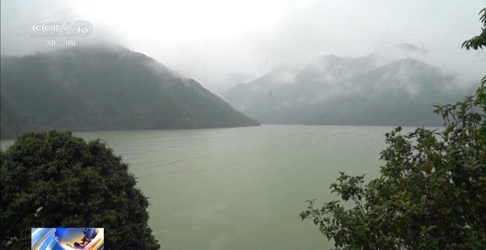 “龙舟水”来袭 南方多地强降雨上线 “龙舟水”来袭 南方多地强降雨上线