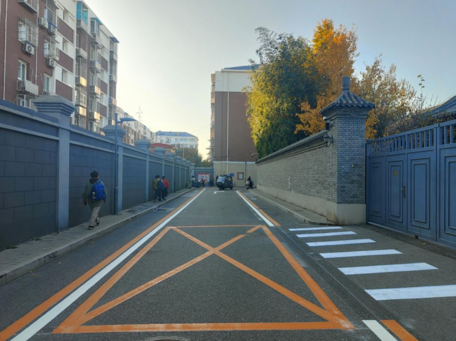 北京70条胡同年内实现“不停车”,那停车问题怎么办?详细了解→ 北京70条胡同年内实现“不停车”,那停车问题怎么办?详细了解→